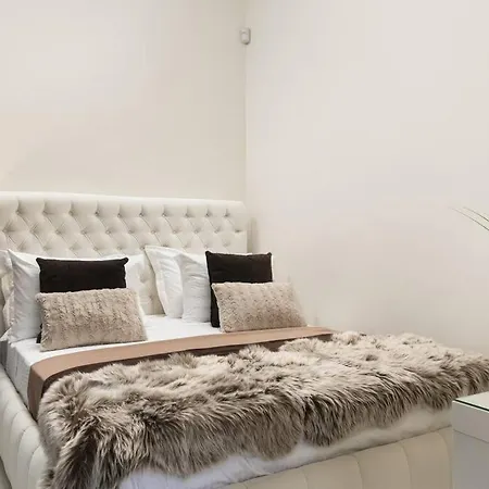 201m2 Velvet Senses * La Canea